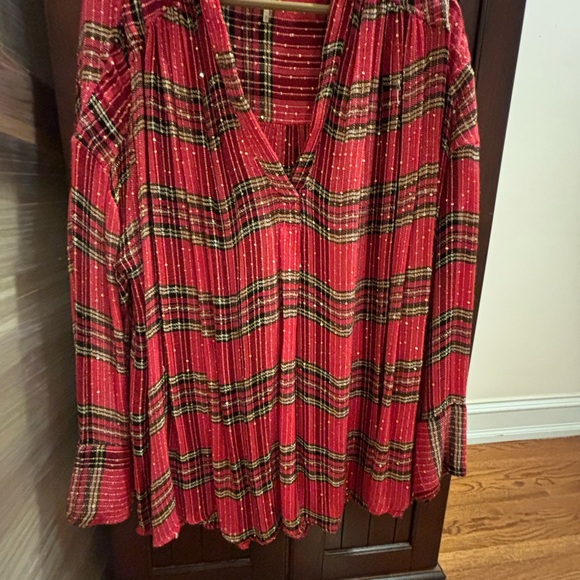 Free People Red and Black Plaid V-Neck Blouse extra large even tho tag says “med - Picture 9 of 9